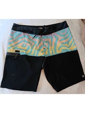Billabong Recycler Fifty/50 Board Shorts with Zip Pocket 32 Black Swimsuit